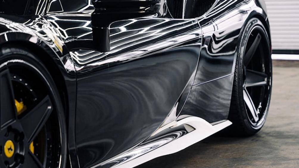 Ferrari SF90 Stradale có công suất 986 mã lực, trang bị động cơ V8 tăng áp kép 4L, công suất 720 mã lực