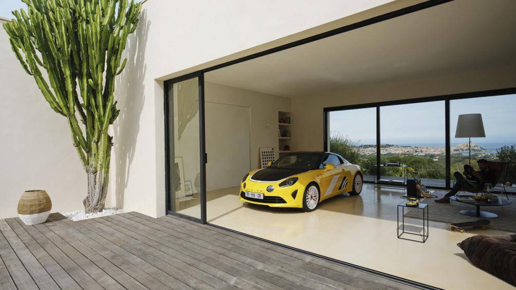 Hai phiên bản cao cấp hơn là A110 GT và A110 S có mức công suất đầu ra lên tới 296 mã lực, mô-men xoắn đạt mức 340 Nm