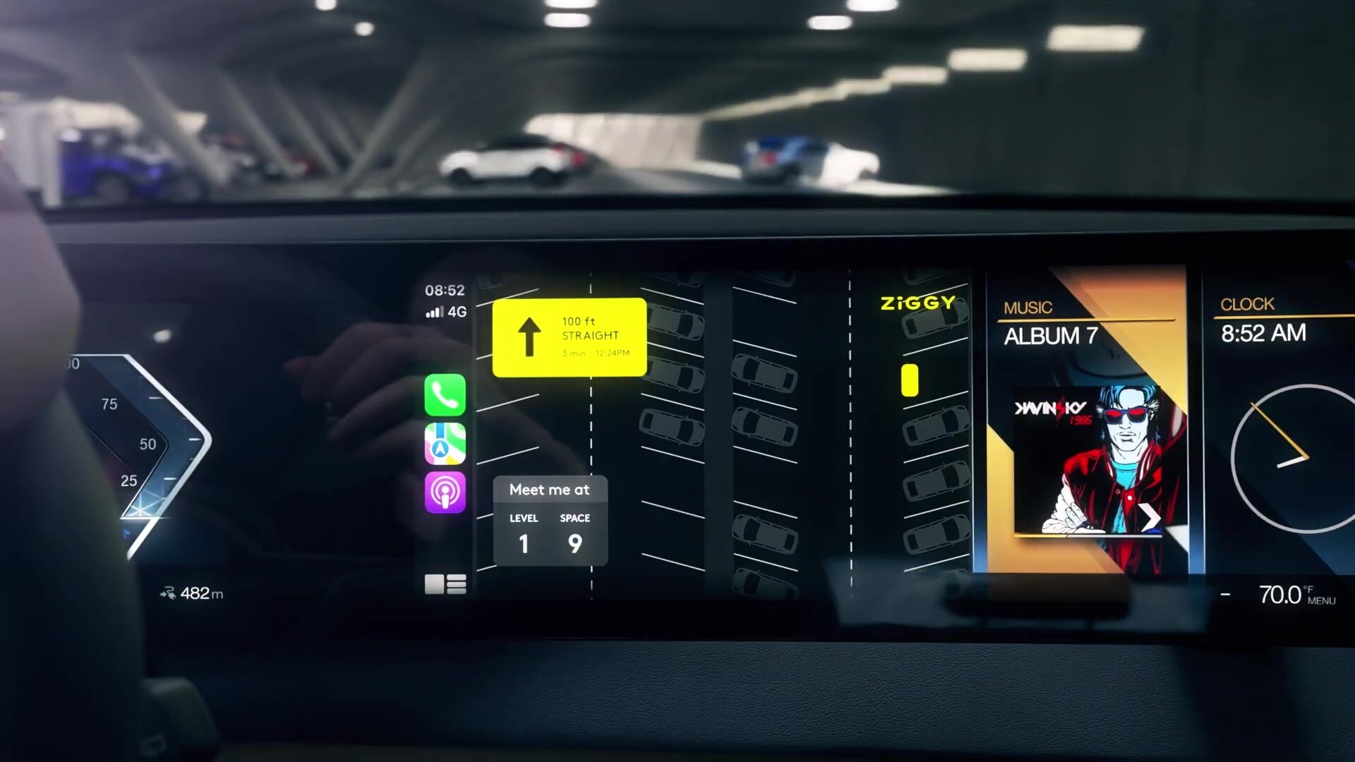 Ở cả 4 mặt là hệ thống camera hỗ trợ định vị, hệ thống đèn chiếu sáng trước và sau, cùng với 2 màn hình ở bên hông giúp hiển thị thông tin