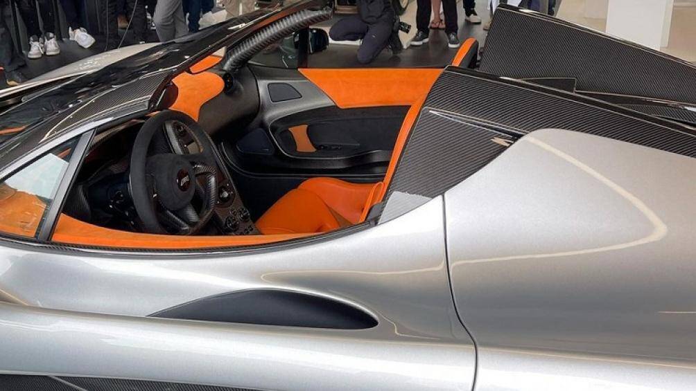 Xe sở hữu động cơ V8, dung tích 3,8 lít, tăng áp kép, sản sinh công suất tối đa 727 mã lực và mô-men xoắn cực đại 719 Nm