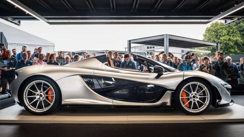 Sau hơn 9 năm ra mắt, siêu phẩm McLaren P1 mui trần mới đây đã chính thức xuất hiện trước công chúng