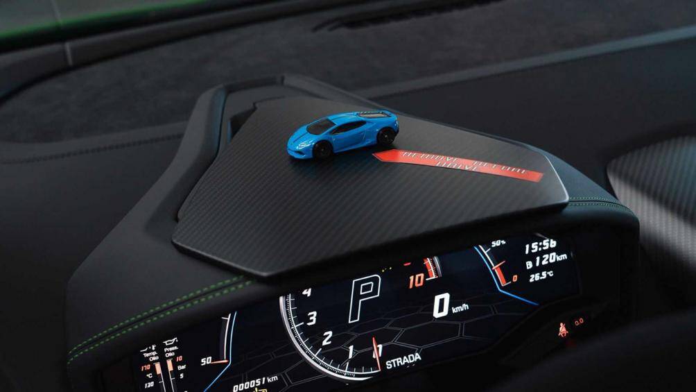 Bảng điều khiển trung tâm cũng được trang bị màn hình giải trí 8,4 inch