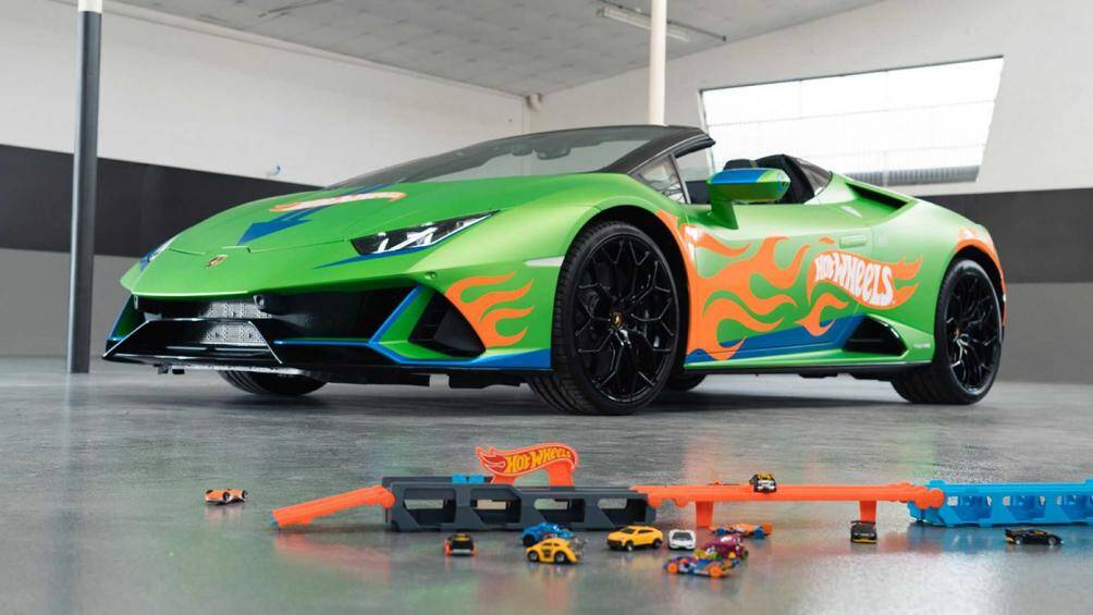 Tạp chí Motor1 của Ý đã hợp tác với Lamborghini và Hot Wheels để cùng sản xuất siêu xe Huracan EVO Spyder lạ mắt