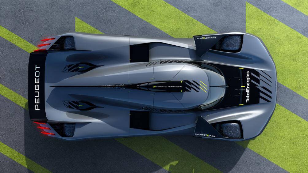 Điển hình là bộ hút gió trên nóc xe cũng như phần khuếch tán kiêm đèn hậu phía sau