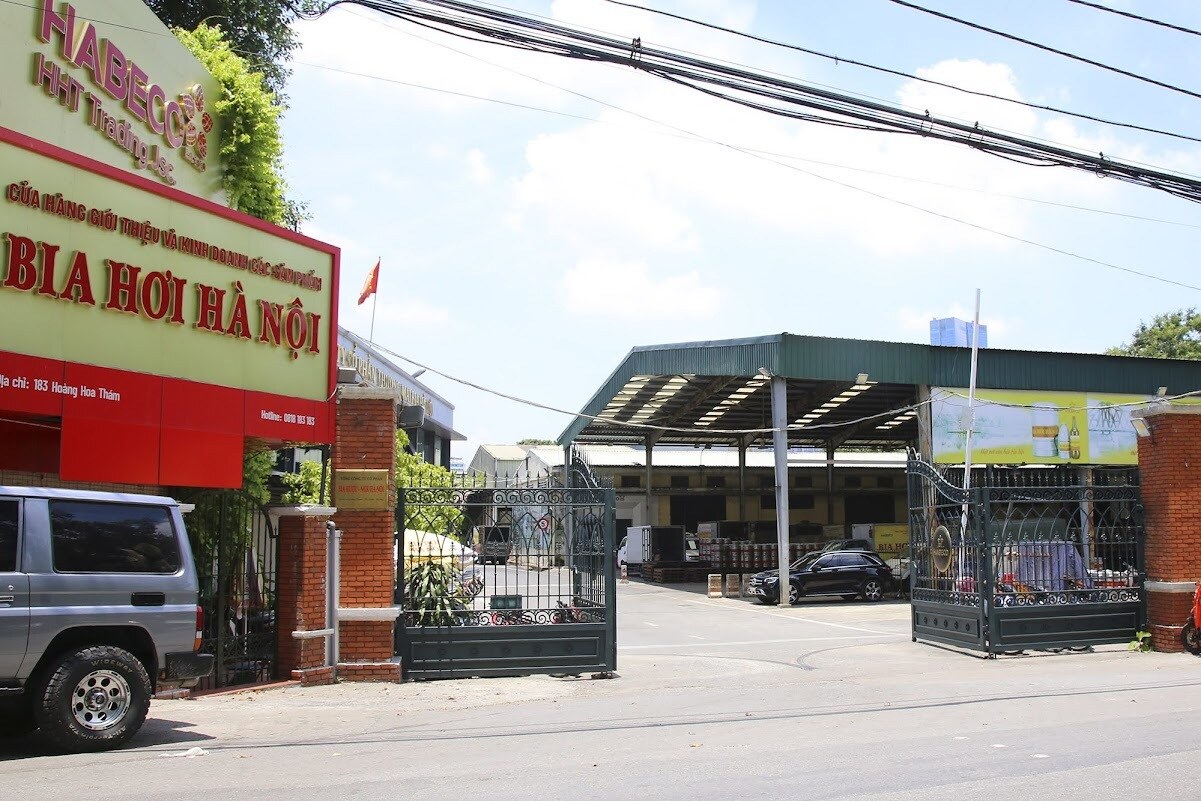 Quận Ba Đình có 1 cơ sở, là Nhà máy bia Hà Nội (Tổng công ty cổ phần Bia - rượu - nước giải khát Hà Nội), địa chỉ tại 183 Hoàng Hoa Thám.