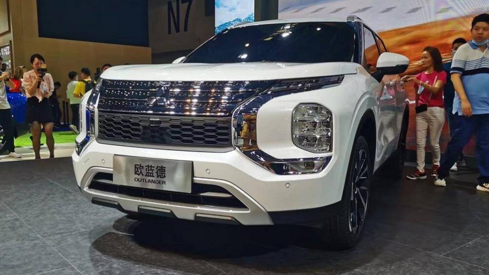 Mitsubishi Outlander 2022 vừa ra mắt thị trường Trung Quốc tại triển lãm Ô tô Trùng Khánh 2022