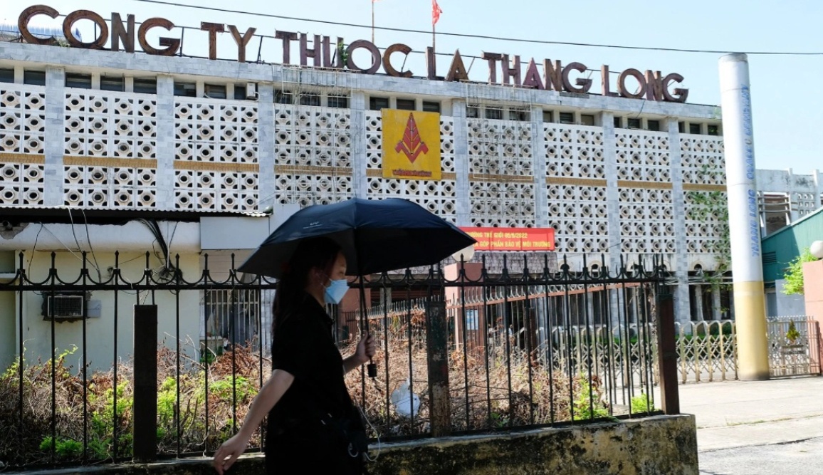 Quận Thanh Xuân có 2 cơ sở, trong đó có Công ty TNHH MTV Thuốc lá Thăng Long (235 Nguyễn Trãi), diện tích hơn 64.000 m2, đang là hệ thống nhà kho, để vật tư phục vụ sản xuất và thành phẩm; nhà xe của cán bộ công nhân viên để đi xe đưa đón đến địa điểm mới tại Cụm công nghiệp Thạch Thất - Quốc Oai.