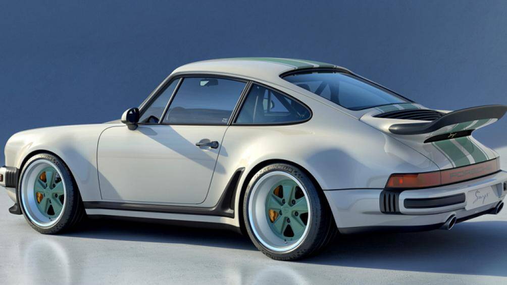 Xe sử dụng động cơ 6.8 lít làm mát bằng nước - không khí cho các phiên bản 911 Turbo với hai bộ tăng áp, hệ thống xả khí thải điện tử