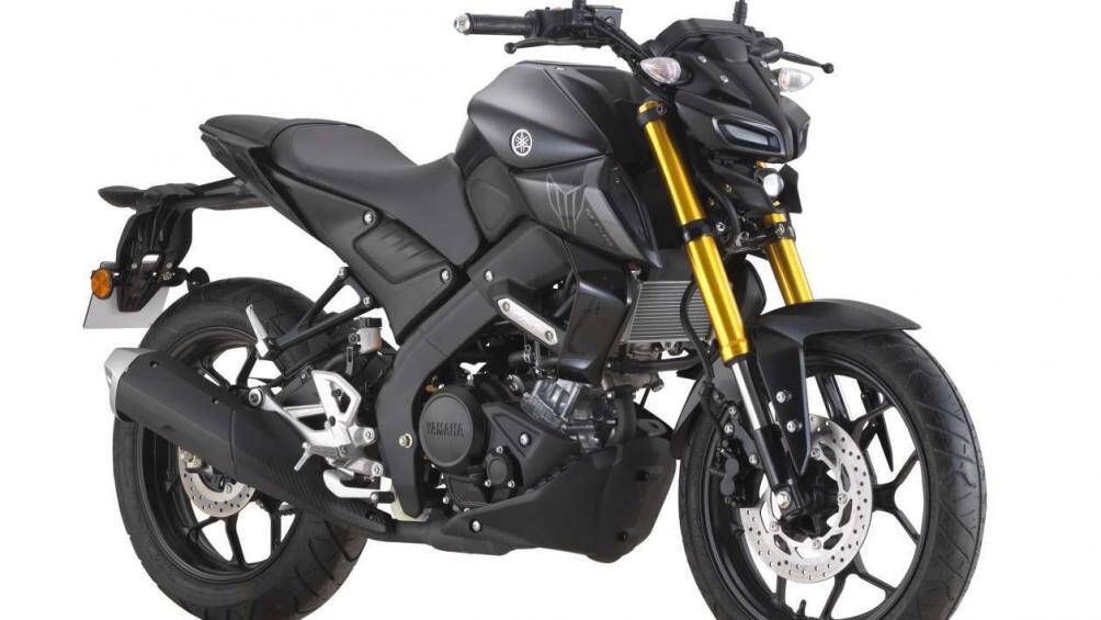 MT-15 sử dụng hệ thống phanh thủy lực đơn bánh trước và bánh sau với kích thước 17 inch, đi kèm với lốp 110/70 phía trước và 140/70 phía sau