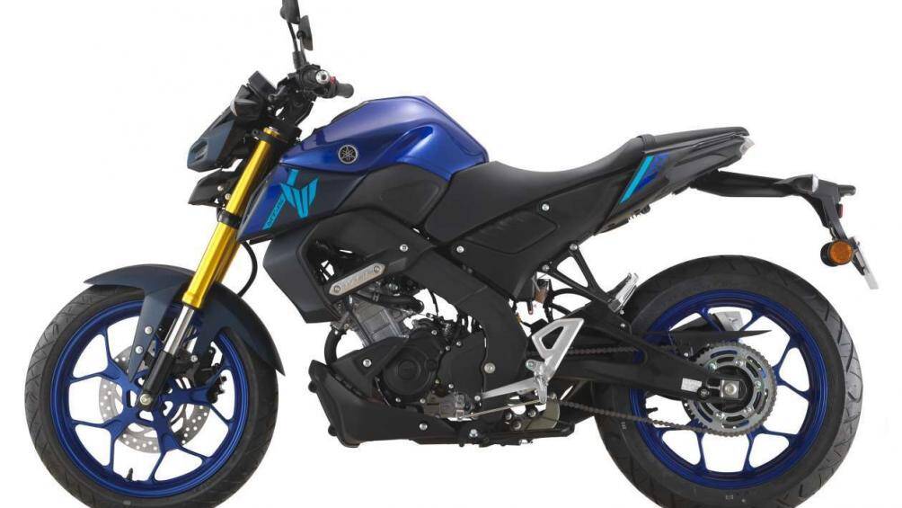 Hệ thống treo bao gồm phuộc ngược với chân phuộc mạ vàng ở phía trước và phuộc monoshock có thể điều chỉnh ở phía sau