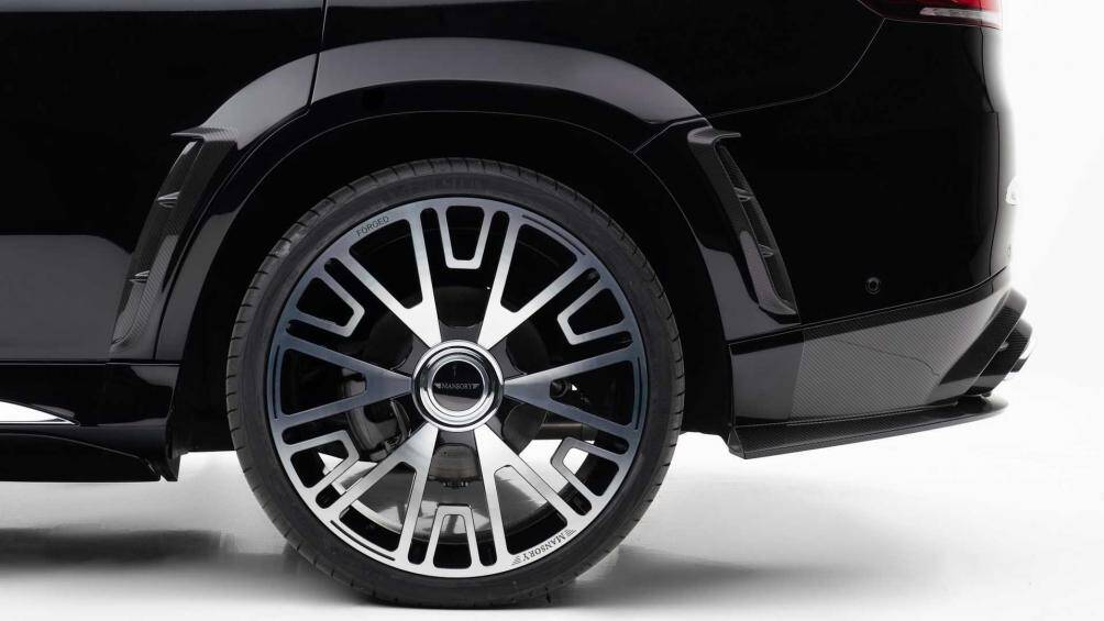 Mansory hoàn thành việc nâng cấp mẫu xe này với bộ mâm độ cỡ lớn có kích thước lên tới 24 inch