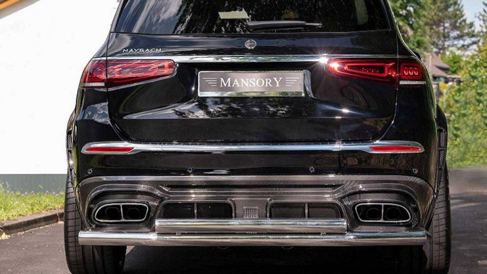 GLS đã được tinh chỉnh có các tấm ốp hông lớn, phần vè ốp thể thao hơn cùng bộ mâm độ ấn tượng. Phía sau của chiếc SUV có bộ khuếch tán mới