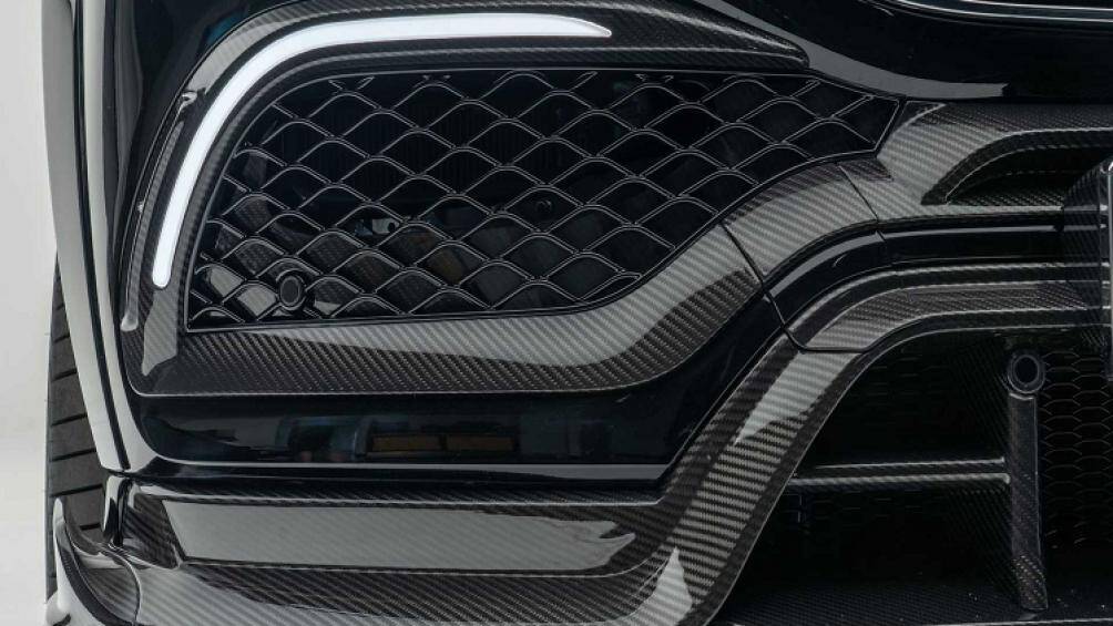 Phần cản này cũng được trang bị thêm hệ thống đèn LED chạy ban ngày tạo điểm nhấn mới