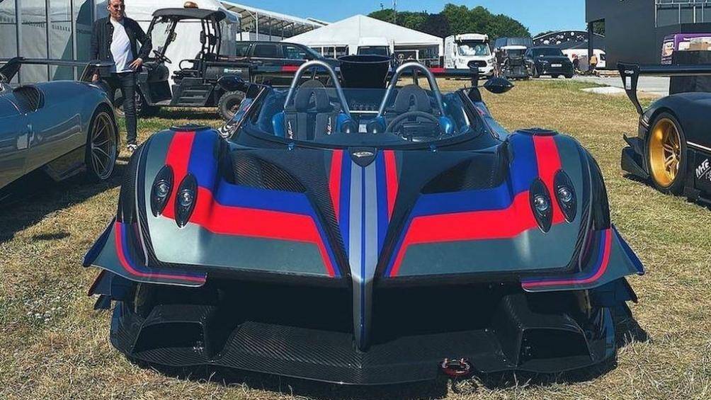 Sức mạnh của xe đến từ khối động cơ V12 hút khí tự nhiên 7.3L do Mercedes-AMG lắp ráp thủ công, công suất 800 mã lực và mô-men xoắn 750 Nm