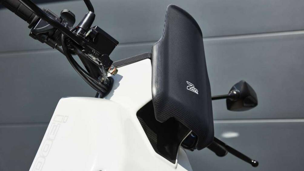 Thời gian để sạc từ 20% lên 80% pin bằng ổ cắm tiêu chuẩn được ước tính là không quá 40 phút