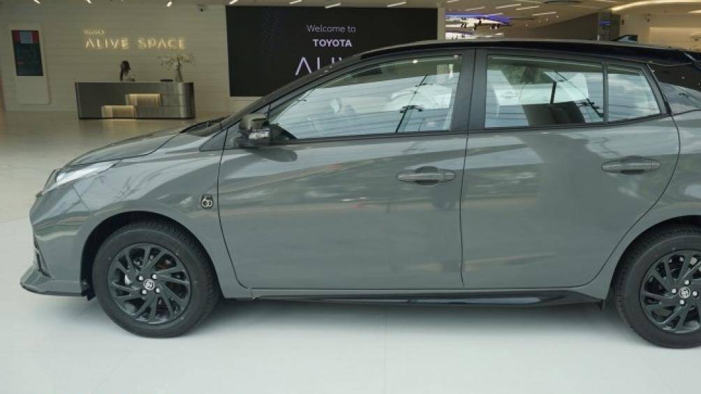 Trong khi đó, giá xe Toyota Yaris phiên bản đặc biệt là 709.000 Baht (463 triệu đồng)