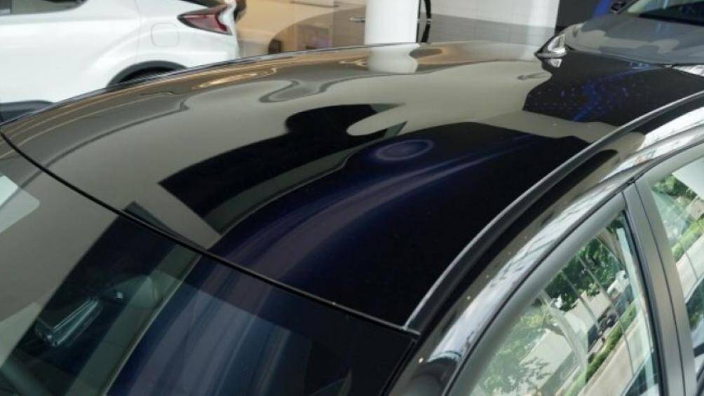 Ngoài đề-can màu xám xi măng, chiếc Toyota Yaris 60th Anniversary 2022 còn có những trang bị dành riêng cho phiên bản đặc biệt