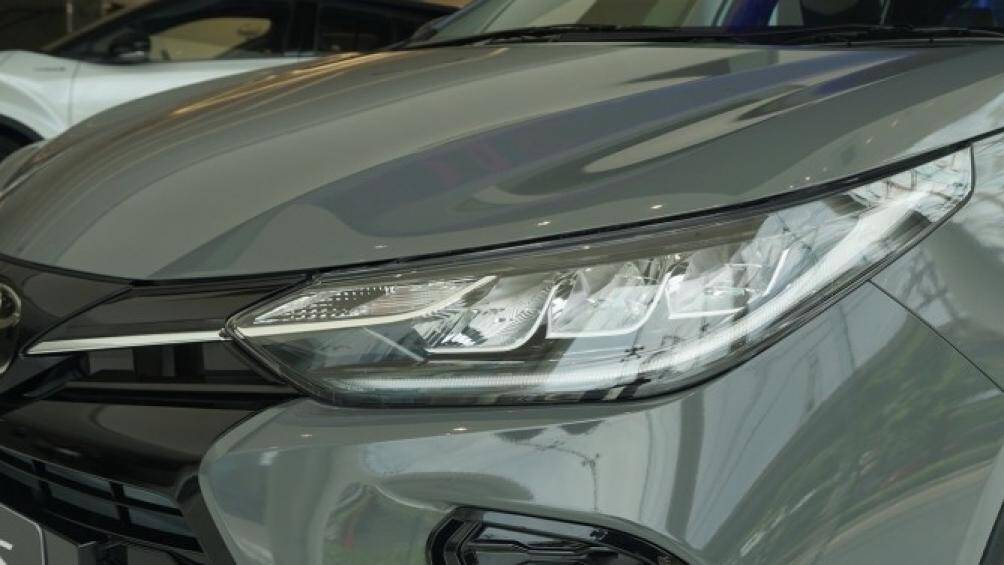 Động cơ của xe vẫn là máy xăng Dual VVT-iE 4 xi-lanh, dung tích 1.2L, tạo ra công suất tối đa 92 mã lực và mô-men xoắn cực đại 109 Nm