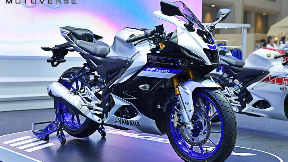 Mẫu xe thể thao Yamaha R15M 2022 đã được lên kệ lần đầu tại Malaysia với mức giá 3.403 USD (hơn 79 triệu đồng)