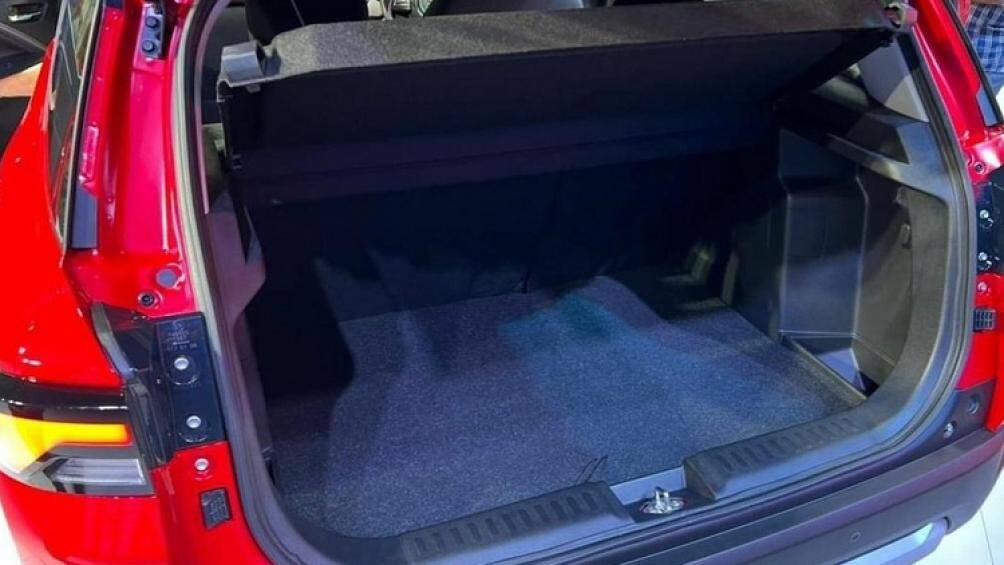 Tại Ấn Độ, Suzuki Brezza 2022 được chia thành 4 bản trang bị, bao gồm LXi, VXi, ZXI và ZXI+. Giá xe dao động từ 799.000 - 1.396.000 Rupee (235 - 410 triệu đồng)