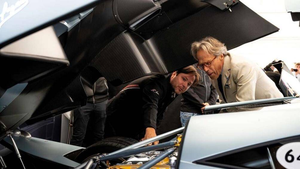 Chiếc siêu xe triệu đô Pagani Huayra Codalunga này khi chạy thử đã thu hút sự quan tâm của giới mê xe