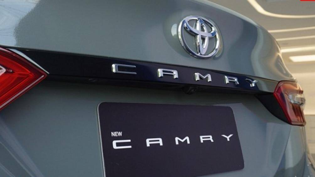Theo Toyota, mỗi showroom của hãng ở Thái Lan sẽ chỉ có đúng 1 chiếc Camry 60th Anniversary 2022 màu xám xi măng