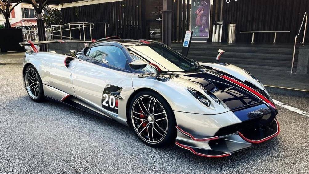 Như vậy, trong tổng số 25 chiếc siêu xe Koenigsegg Agera RS được sản xuất trên toàn thế giới, đại gia ở Singapore đã sở hữu đến hai chiếc