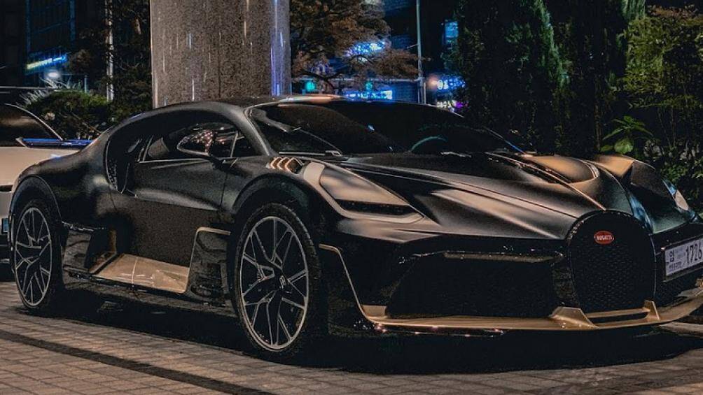 Bugatti đã mất đến ba năm để hoàn thành số lượng rất nhỏ xe Divo. Đặc biệt, không một chiếc Bugatti Divo nào giống nhau