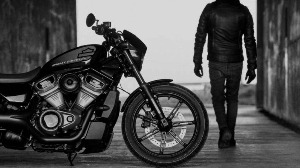 Xe được trang bị động cơ H-D Revolution Max V-twin mới, dung tích 975 cc, sản sinh công suất 90 mã lực và mô men xoắn 95 Nm