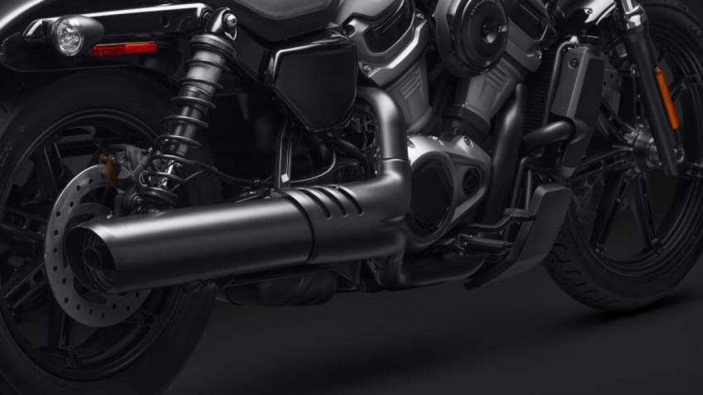 Động cơ V-twin 60 độ được làm mát bằng chất lỏng, đi kèm với DOHC và điều khiển van biến thiên