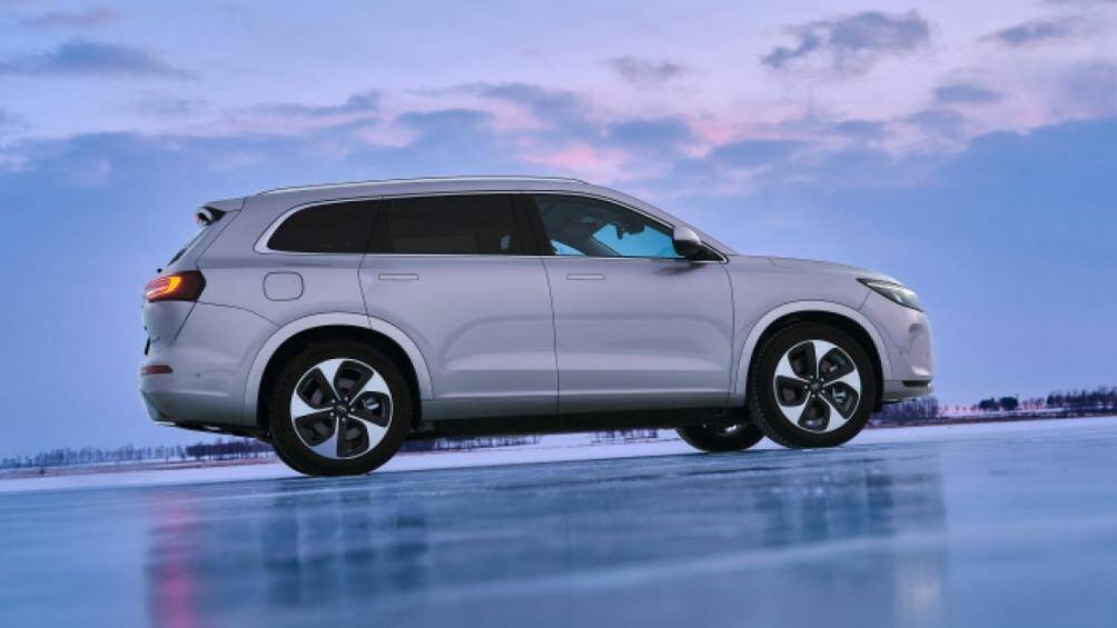 Chỉ sau 4 giờ mở bán, đã có 20.000 chiếc AITO M7 2022 tìm thấy chủ nhân mới tại Trung Quốc mặc dù đây không phải là xe giá rẻ