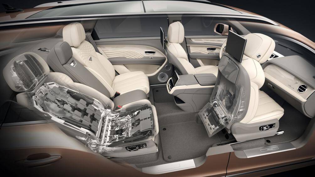 Bộ ghế thương gia phía sau của Bentayga EWB có 22 cách điều chỉnh vị trí ngồi