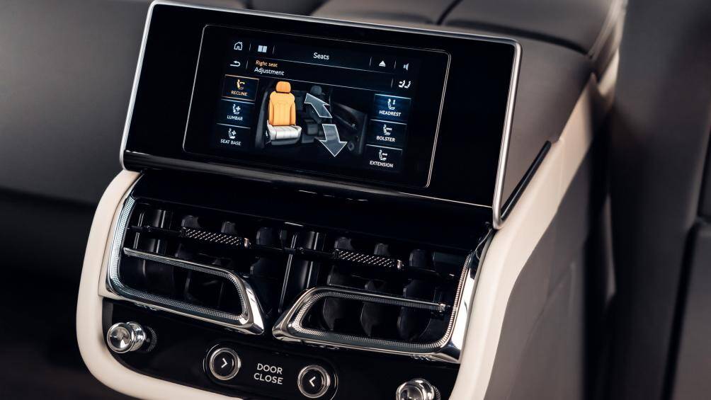 Các ghế ngồi cũng đi kèm với hệ thống cảm biến khí hậu tự động được cho là hiệu quả hơn 40% so với điều khiển thủ công