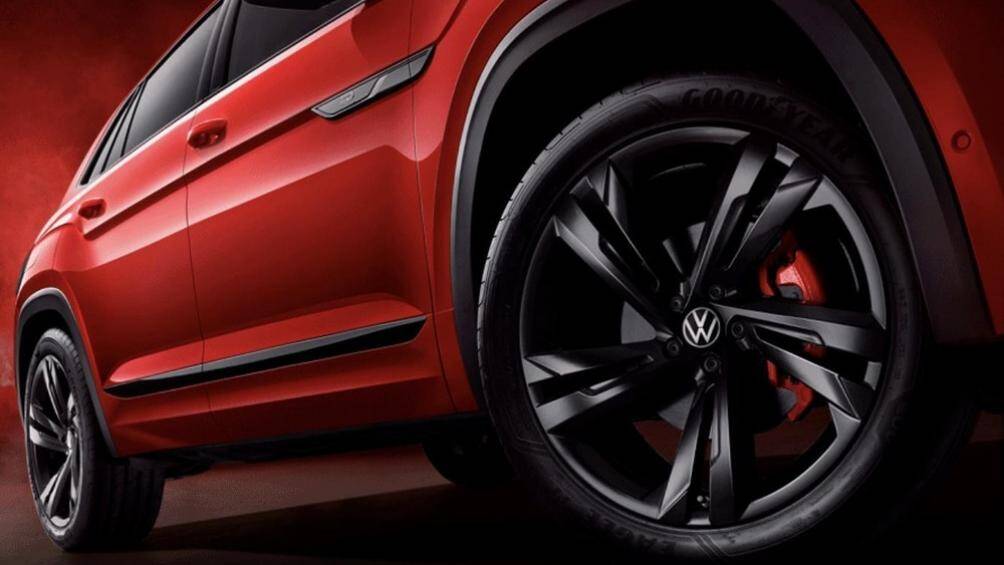 "Trái tim" của Volkswagen Teramont X 2022 là động cơ xăng V6, dung tích 2.5L, sản sinh công suất tối đa 299 mã lực và mô-men xoắn cực đại 500 Nm