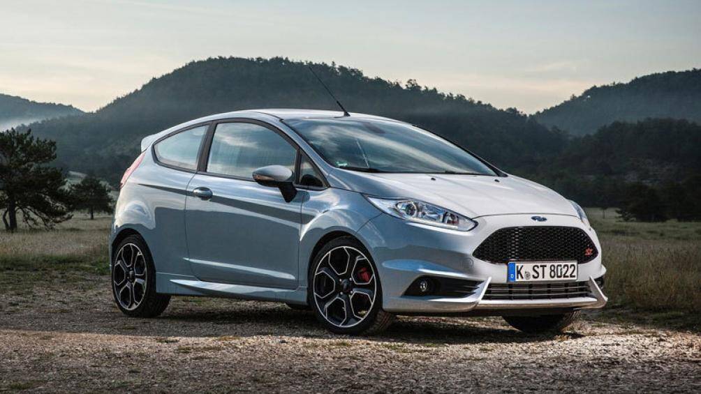 7. Ford Fiesta ST200 (công suất tối đa: 200 mã lực)
