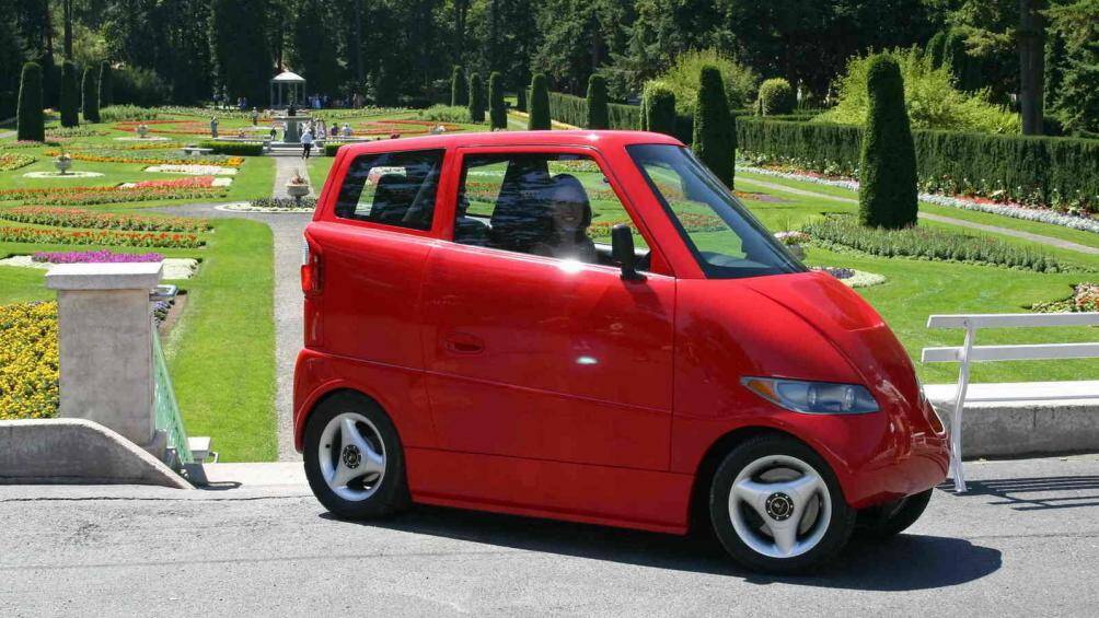 1. Tango, sản xuất năm 2005: xe có chiều dài 2.570 mm và chiều rộng 990 mm, trọng lượng xe 1.360kg