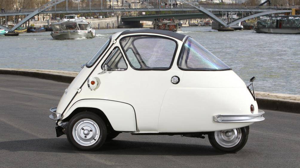 5. Velam Isetta, sản xuất năm 1953 - 1956: Chiều dài của xe chỉ 2.290 mm và rộng 1.370 mm