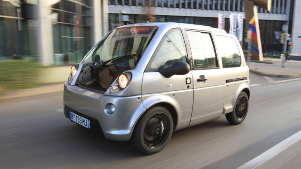 7. Mia Electric, sản xuất năm 2011: Đây là mẫu xe điện 3 chỗ ngồi với chiều dài 2.870 mm, hai cửa kéo, ghế tài xế ở giữa