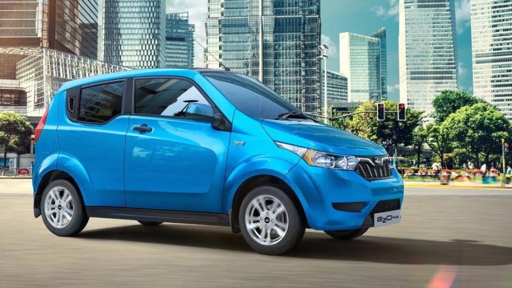 8. Mahindra E20, sản xuất năm 2013: Xe có chiều dài 3.280 mm, rộng 1.514 mm, cao 1.560 mm và trọng lượng 830kg