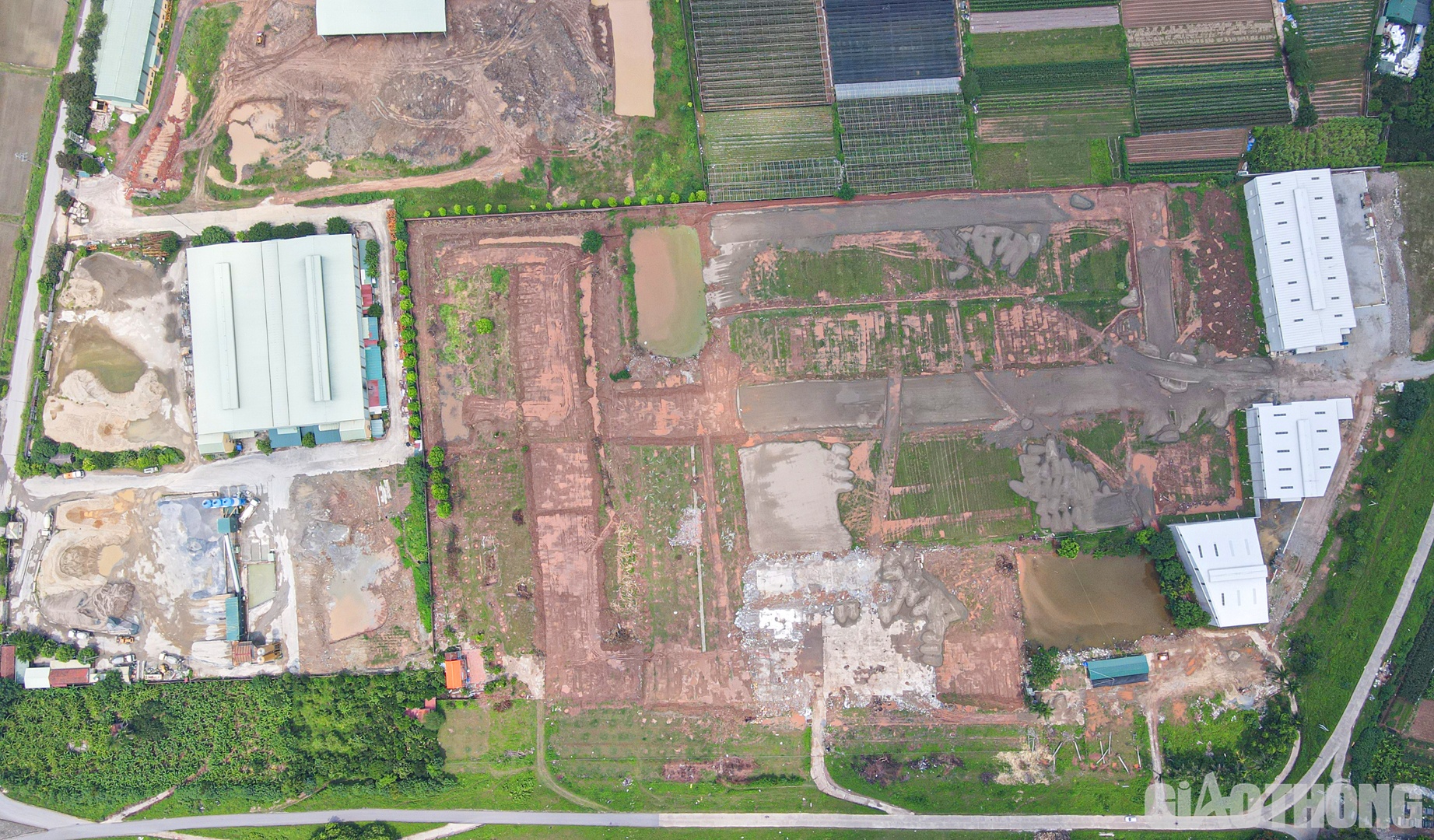 Theo đó, cụm công nghiệp làng nghề định hướng các ngành như: Chế biến gỗ, mộc dân dụng, trạm khắc mỹ nghệ... Ngoài ra còn xây dựng hạ tầng: Đường giao thông, kho bãi để xe, cửa hàng xăng dầu, trạm nạp điện... đồng bộ hiện đại.