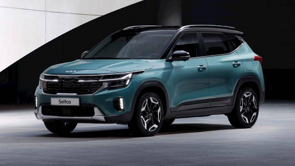 Xe sở hữu mặt trước thể thao hơn với cụm đèn pha được tinh chỉnh và dải đèn LED ban ngày mới