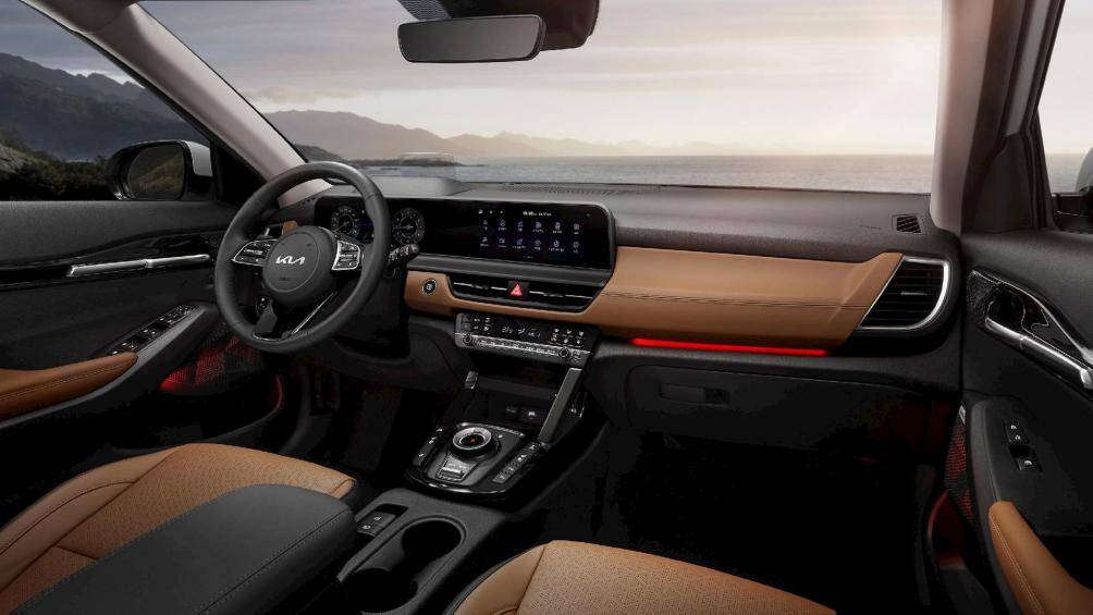 Cung cấp sức mạnh cho Kia Seltos tiếp tục là 3 tùy chọn động cơ bao gồm động cơ xăng 1.5L hút khí tự nhiên mạnh 114 mã lực...