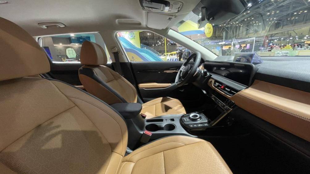 Cụm đồng hồ kỹ thuật số 10,25 inch và màn hình cảm ứng thông tin giải trí có kích thước 10,25 inch