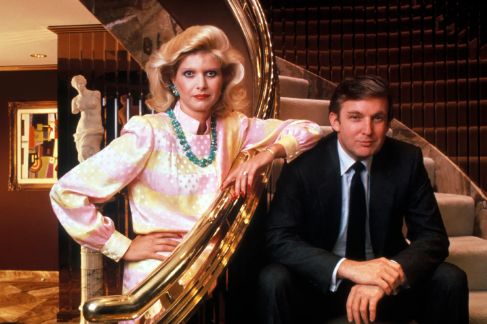 Theo hãng tin Reuters, bà Ivana Trump đóng vai trò quan trọng trong xây dựng hình ảnh truyền thông của ông Trump những năm 80 của thế kỷ trước. Lúc đó, cả hai là một trong những cặp đôi nổi tiếng quyền lực nhất thành phố New York. Ông Trump nổi danh và thành công sớm trên thị trường bất động sản đầy cạnh tranh của Manhattan và bà Ivana Trump cũng đóng vai trò không nhỏ trong hoạt động kinh doanh của gia đình.