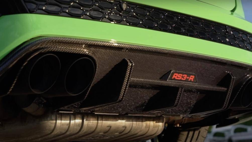 Hệ thống ống xả mới với ống thép không gỉ 95 mm, lò xo mới và thanh ổn định nâng cấp cũng cải thiện thông tin về hiệu suất của chiếc xe