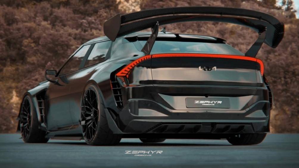 Chắn bùn sau được mở rộng, cũng có thêm các khe gió mạnh mẽ ở 2 bên để tăng thêm tính thẩm mỹ