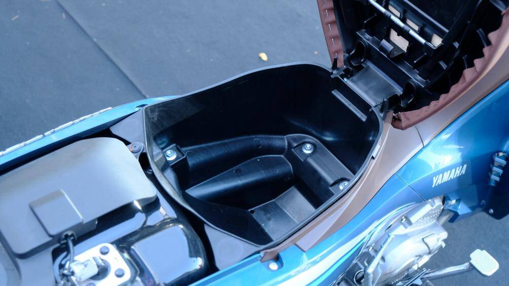 Cốp xe thể tích lên đến 9,7 lít, có thể dễ dàng chứa nhiều vật dụng