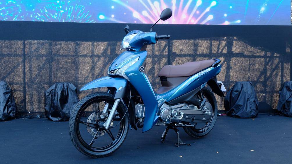 Yamaha Jupiter Finn phiên bản cao cấp nhất giá 28 triệu đồng sử dụng yên xe màu nâu là điểm nhận diện so với bản tiêu chuẩn