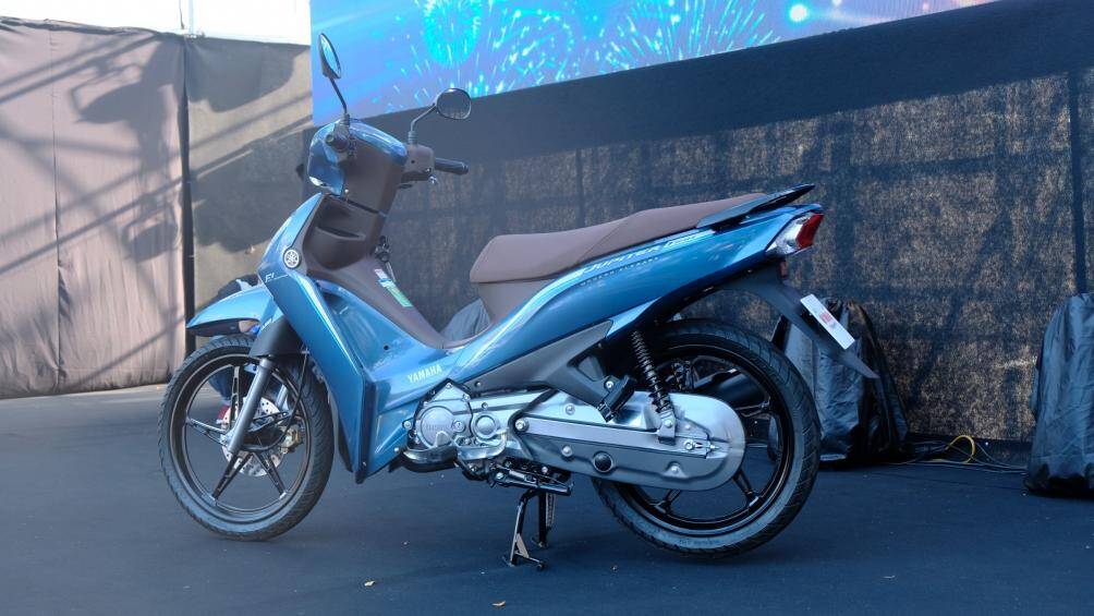 Yamaha Jupiter Finn có những đường nét thiết kế mềm mại, khác với các mẫu xe số và côn tay của thương hiệu đang có mặt tại Việt Nam