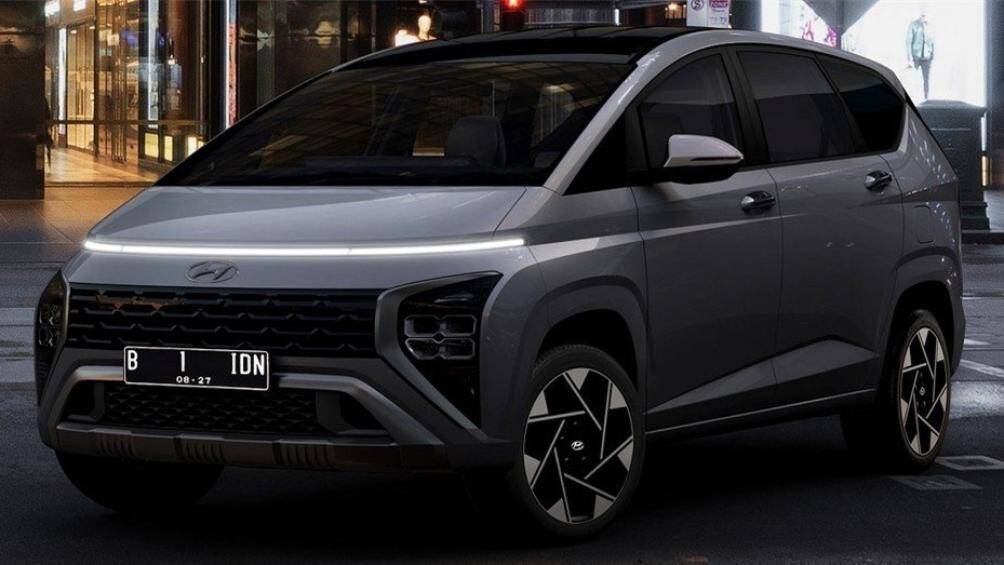 Điểm nhấn của Hyundai Stargazer 2022 nằm ở thiết kế ngoại thất độc đáo, như: dải đèn LED định vị ban ngày nằm vắt ngang đầu xe, ôm lấy nắp ca-pô